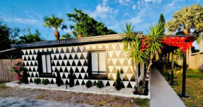 Beach Bungalow By The Sea 1